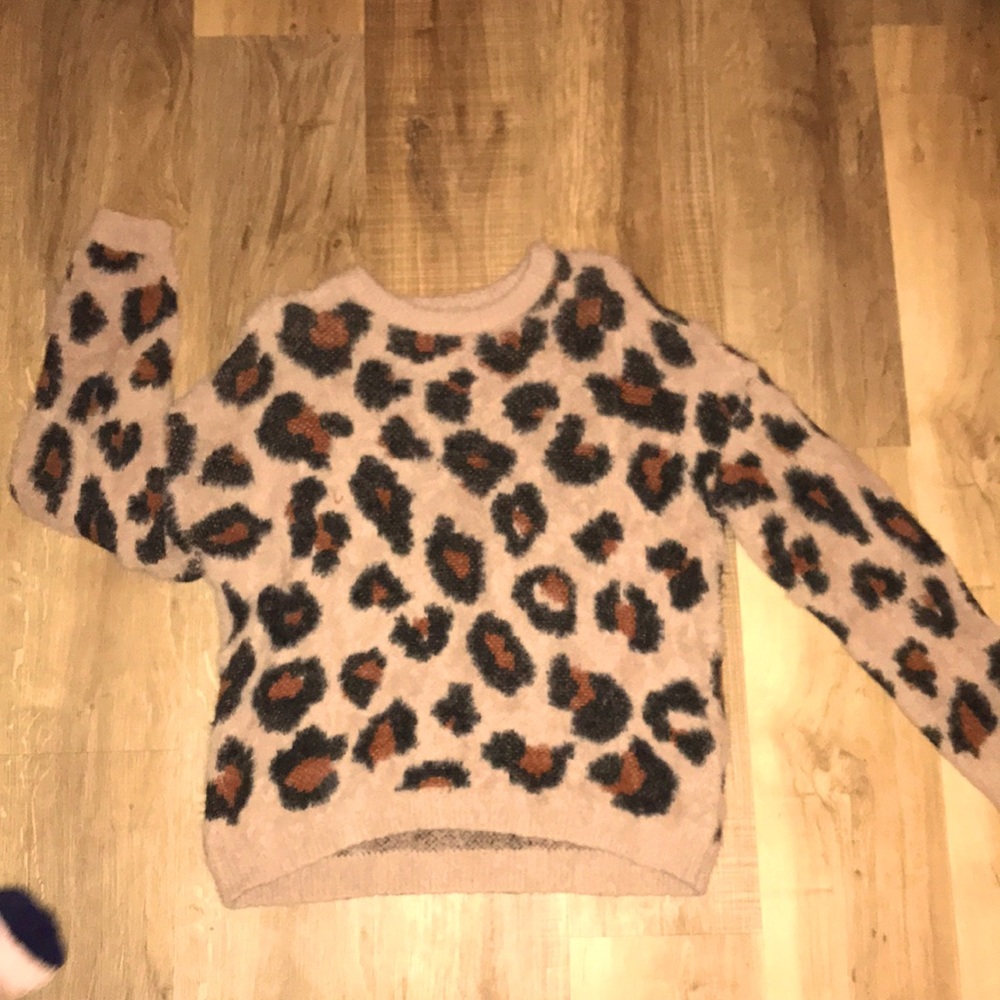Furry cheetah sweater size s 4-6 cute not to fancy and not worn much